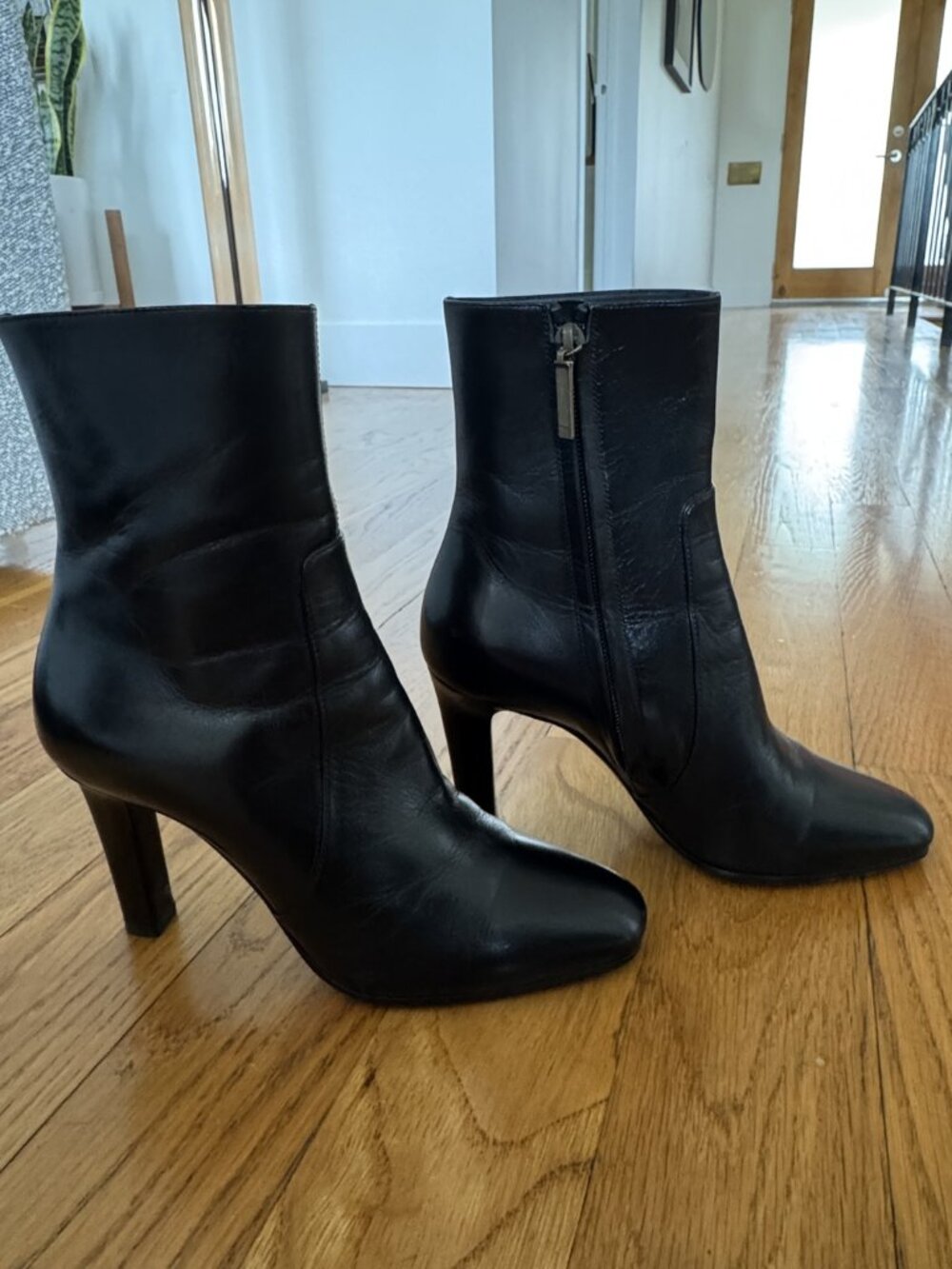 Saint Laurent Jane 90 Black Leather Zip Heeled Ankle Boots 37